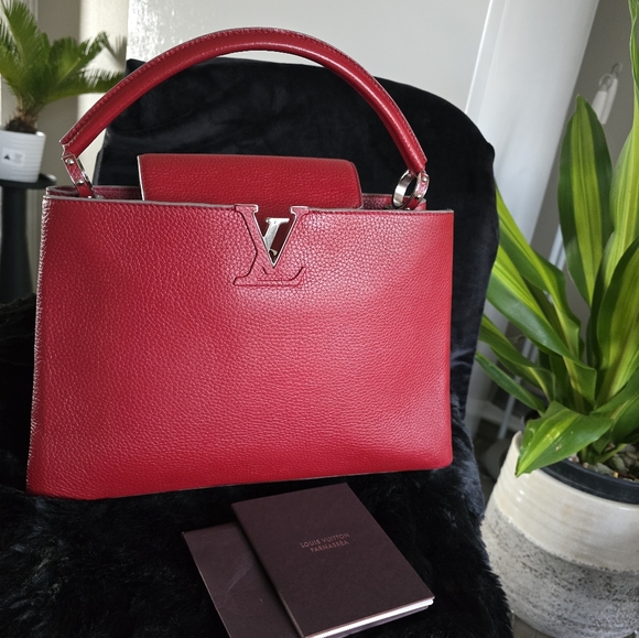 Authentic Louis Vuitton Red Capucines Hand Bag - Picture 3 of 15
